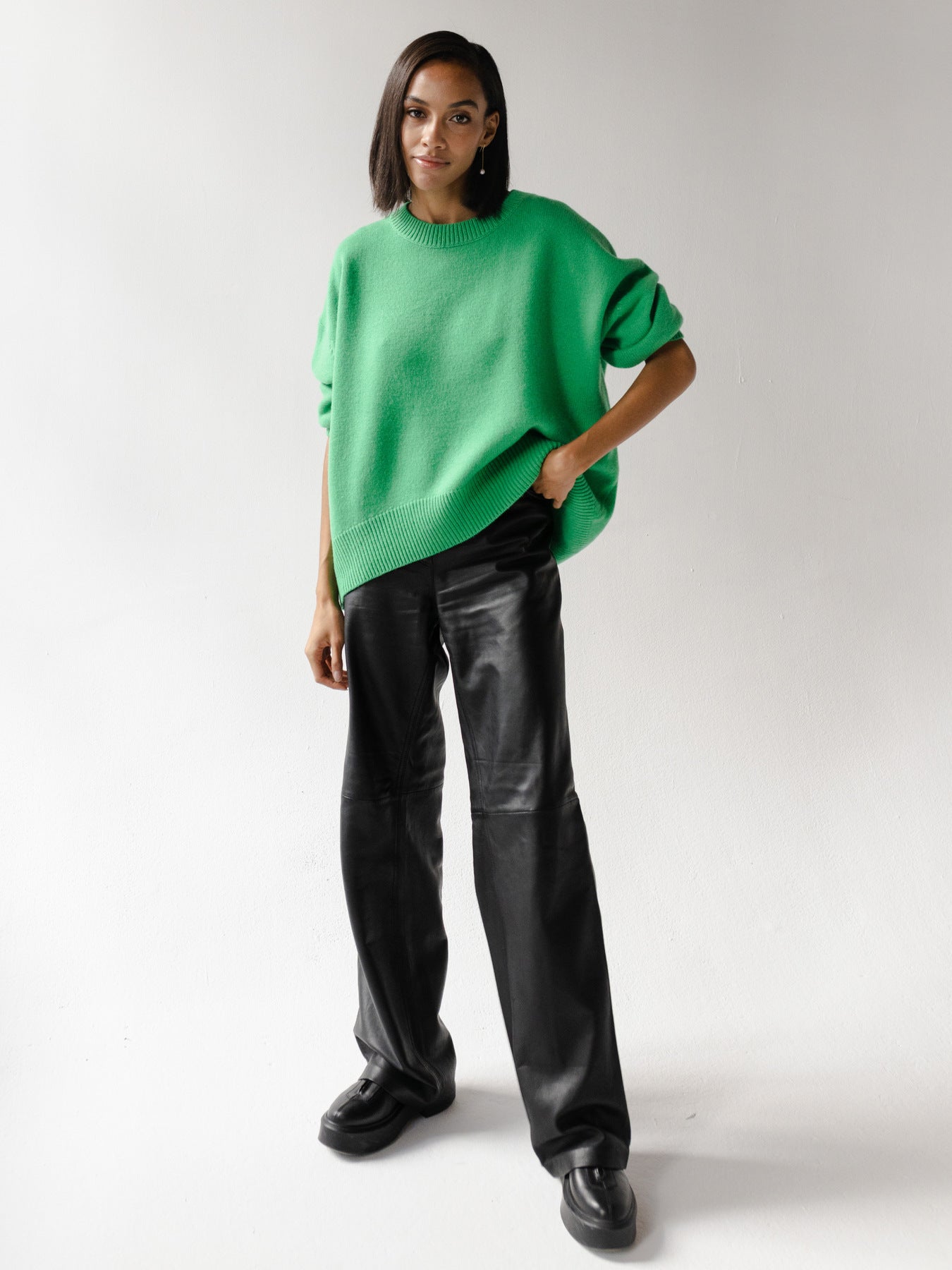 Women's Loose Fit Round Neck Knitted Sweater