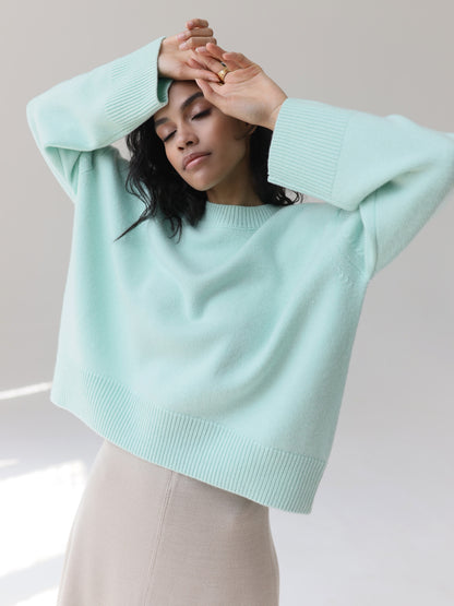 Women's Loose Fit Round Neck Knitted Sweater