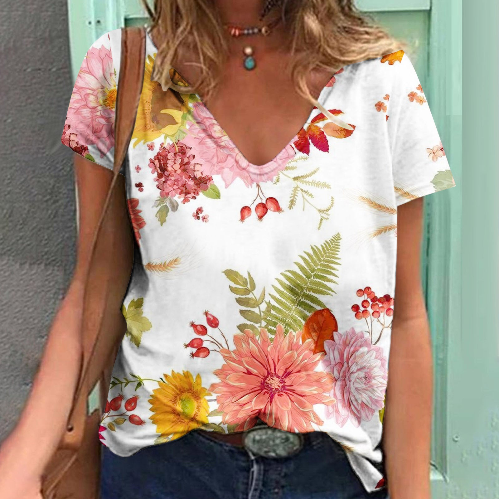 Women's Loose V-neck Floral Print T-shirt
