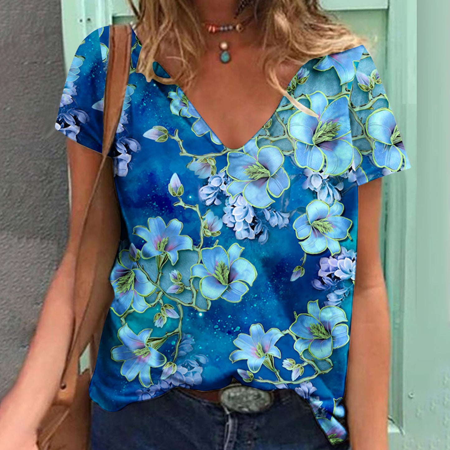 Women's Loose V-neck Floral Print T-shirt