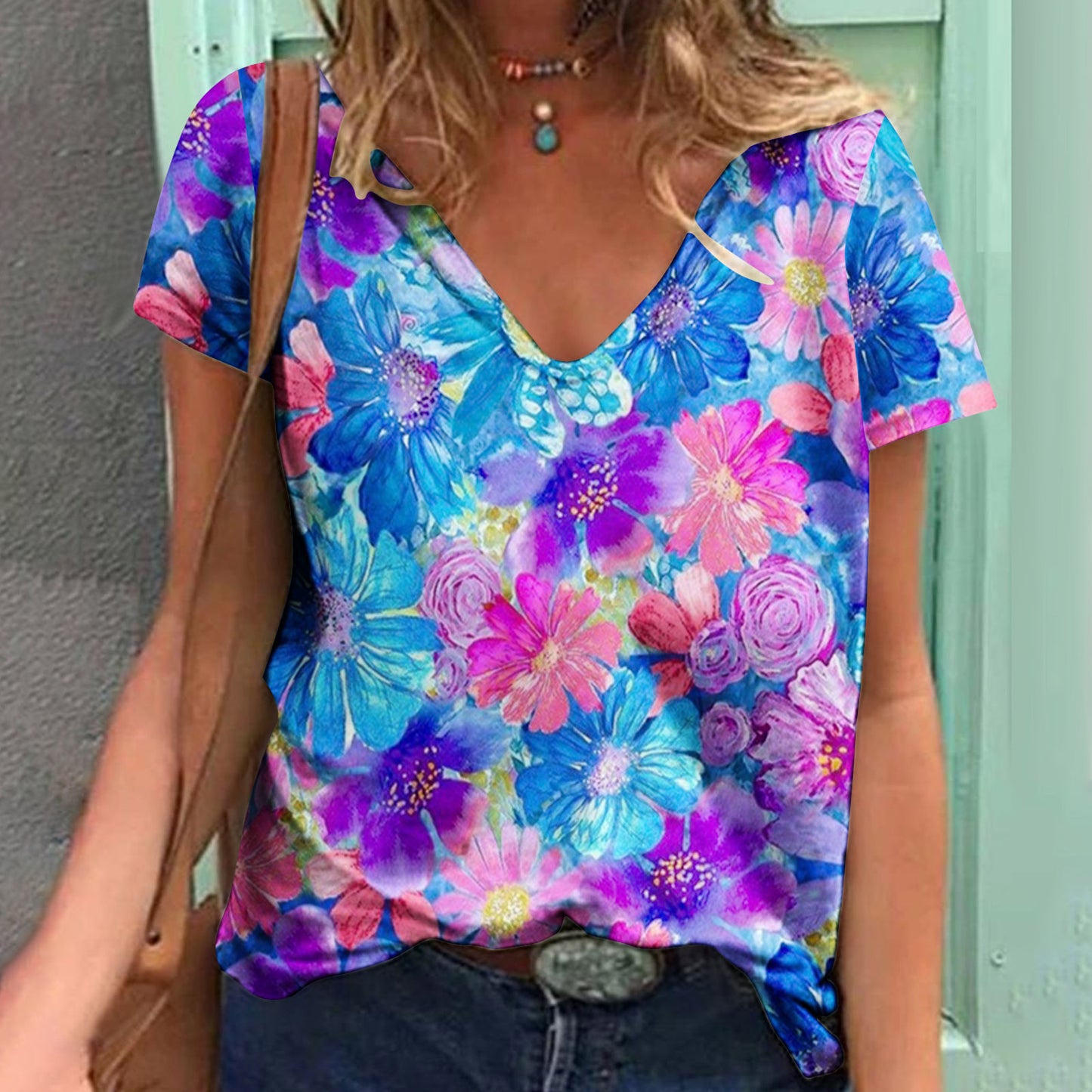 Women's Loose V-neck Floral Print T-shirt