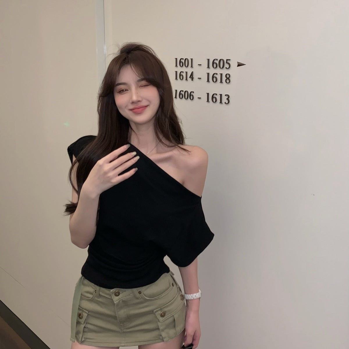 Women's Off-Shoulder Slim Fit Short Sleeve T-shirt