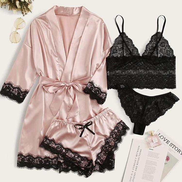 Women's pajama set of four pieces