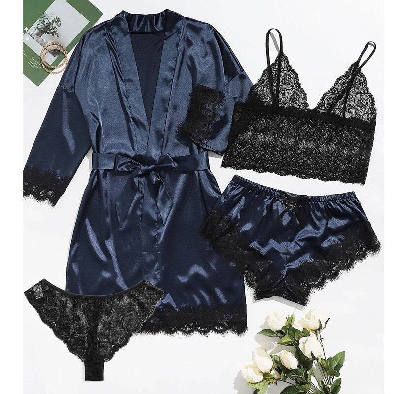 Women's pajama set of four pieces