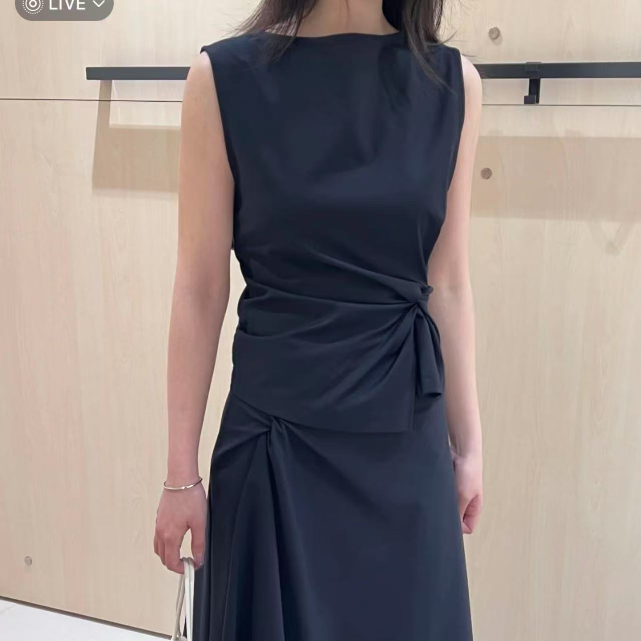 Women's Slim-Fit Pleated Vest