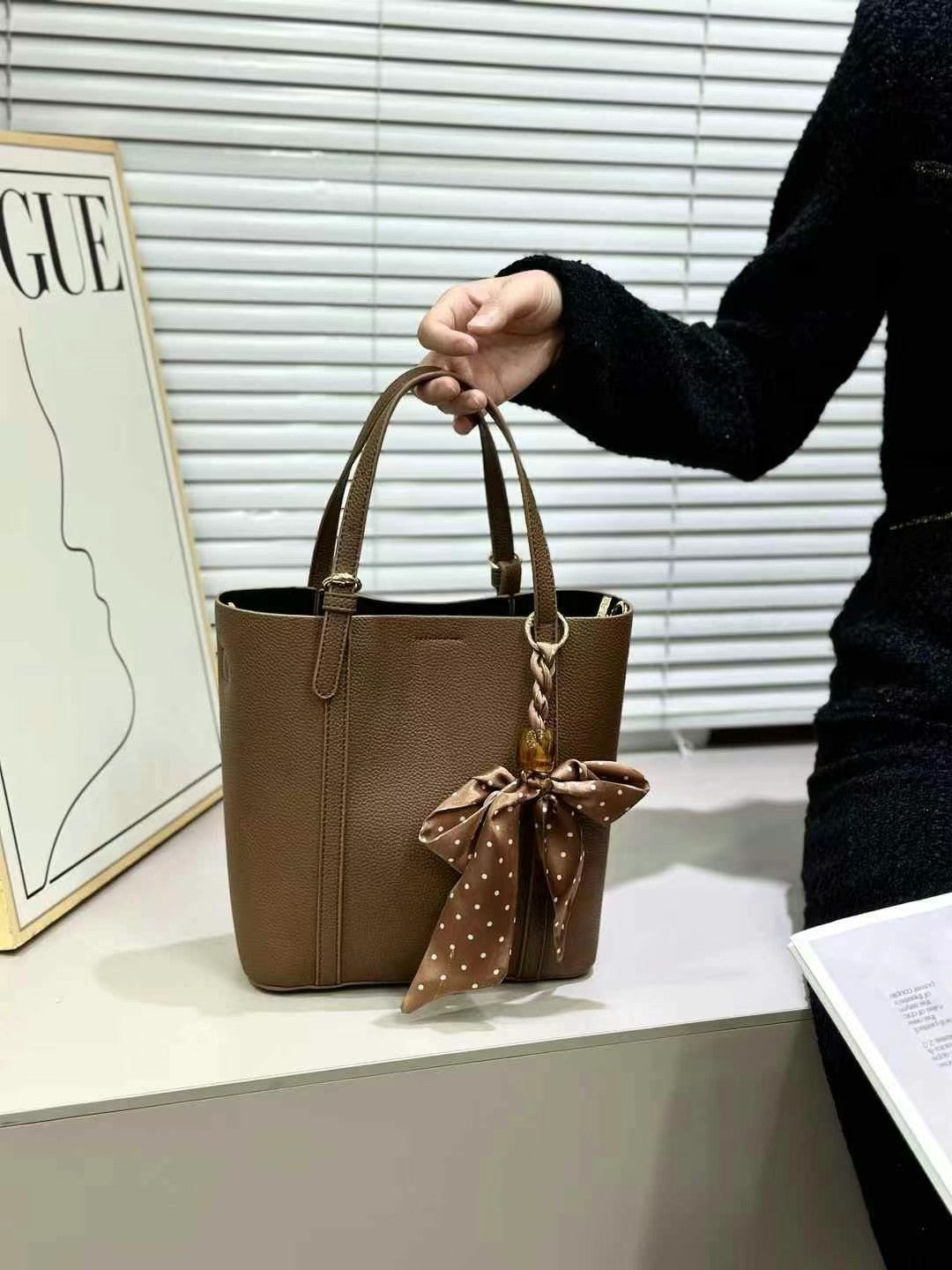 Women's Soft PU Bucket Bag with Zipper Closure