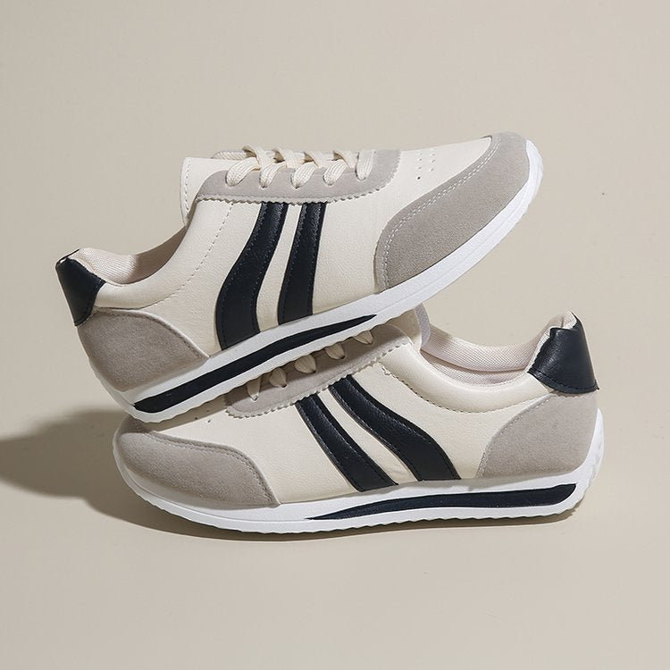 Women's sports shoes