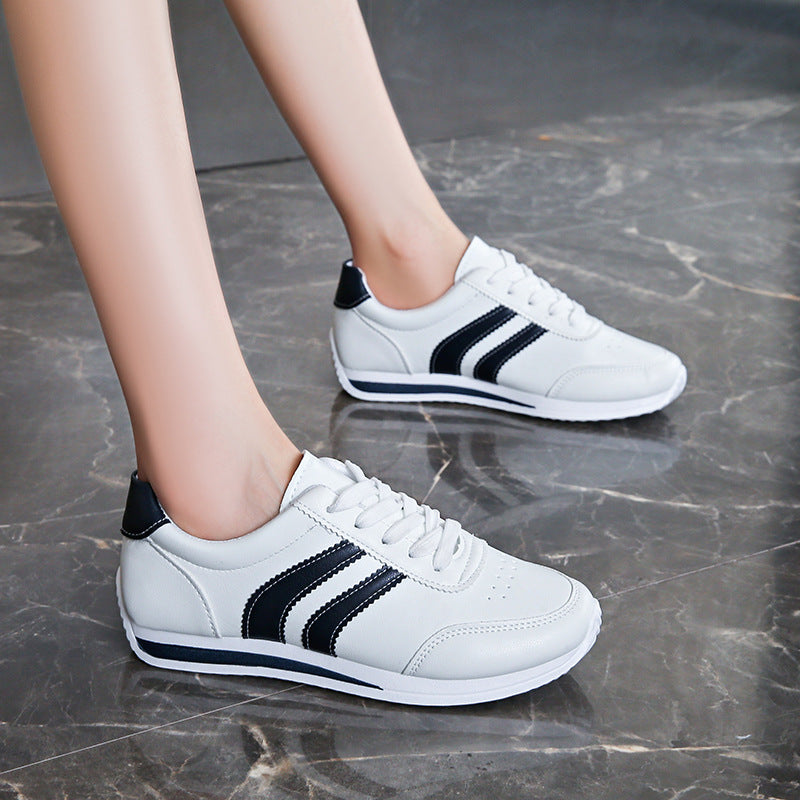 Women's sports shoes
