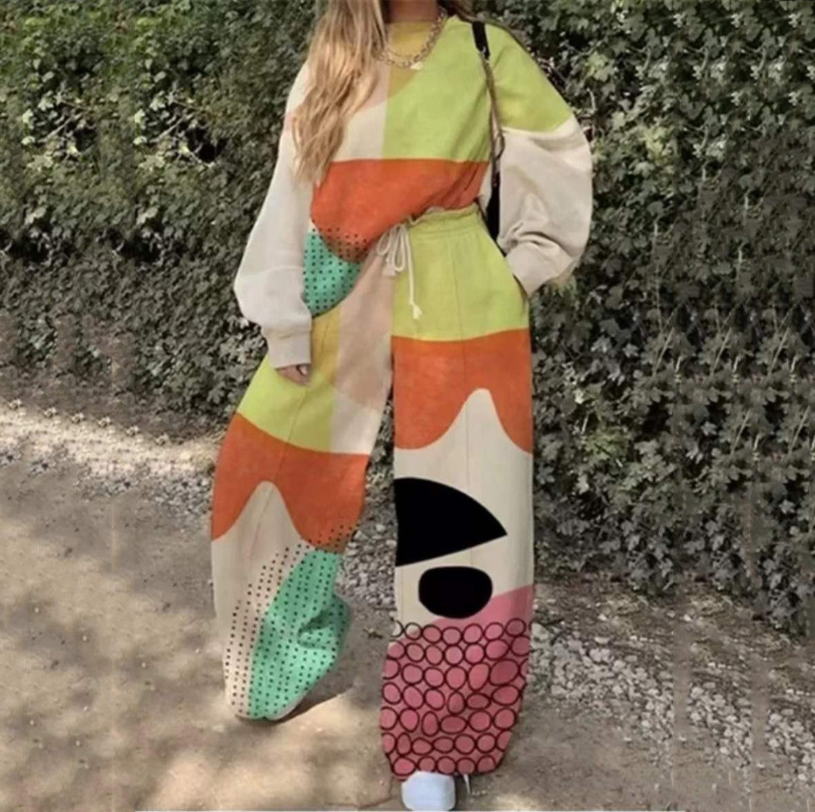 Women's sweatshirt suit