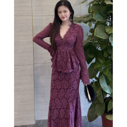 Women's two-piece set: long-sleeved top and high-waisted skirt