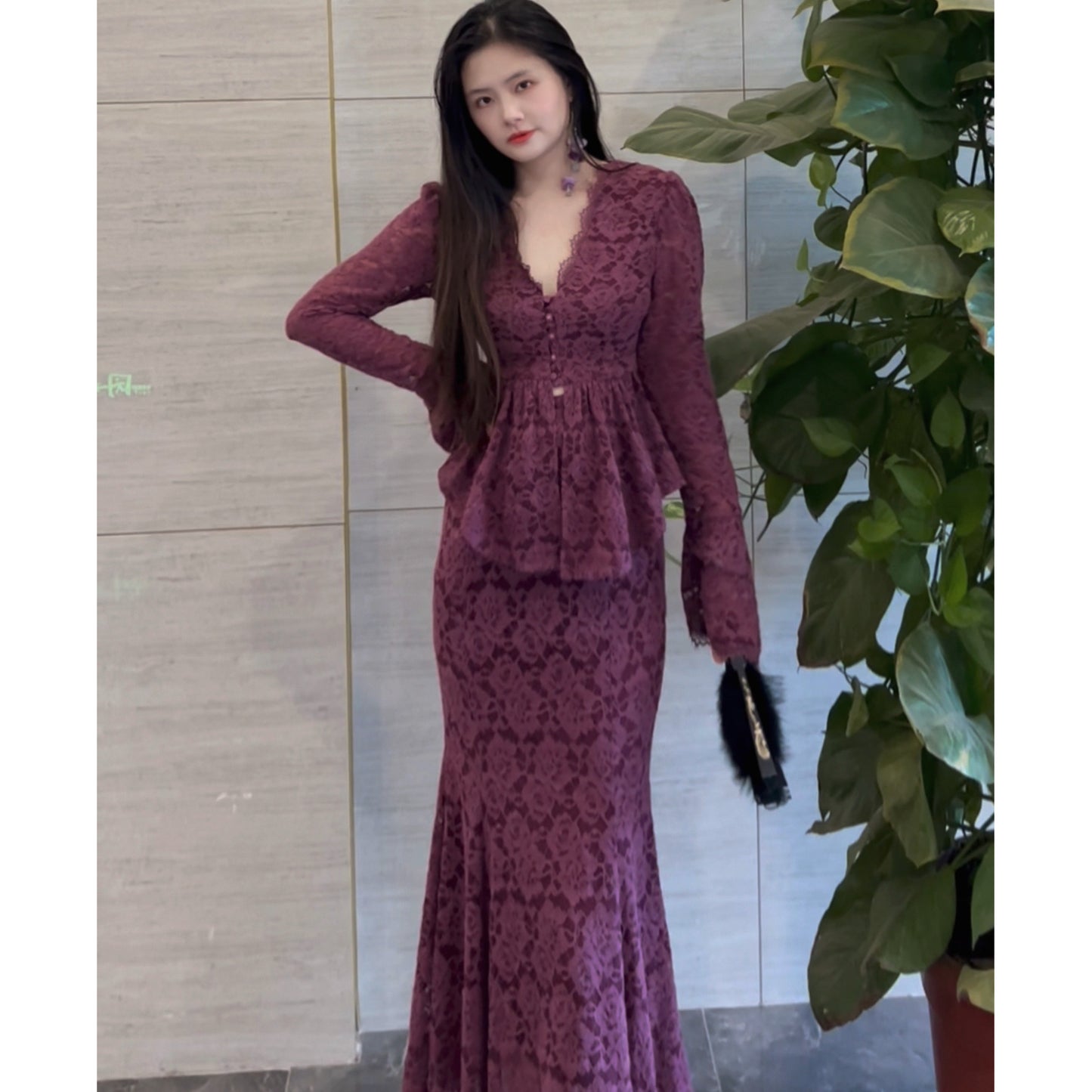 Women's two-piece set: long-sleeved top and high-waisted skirt