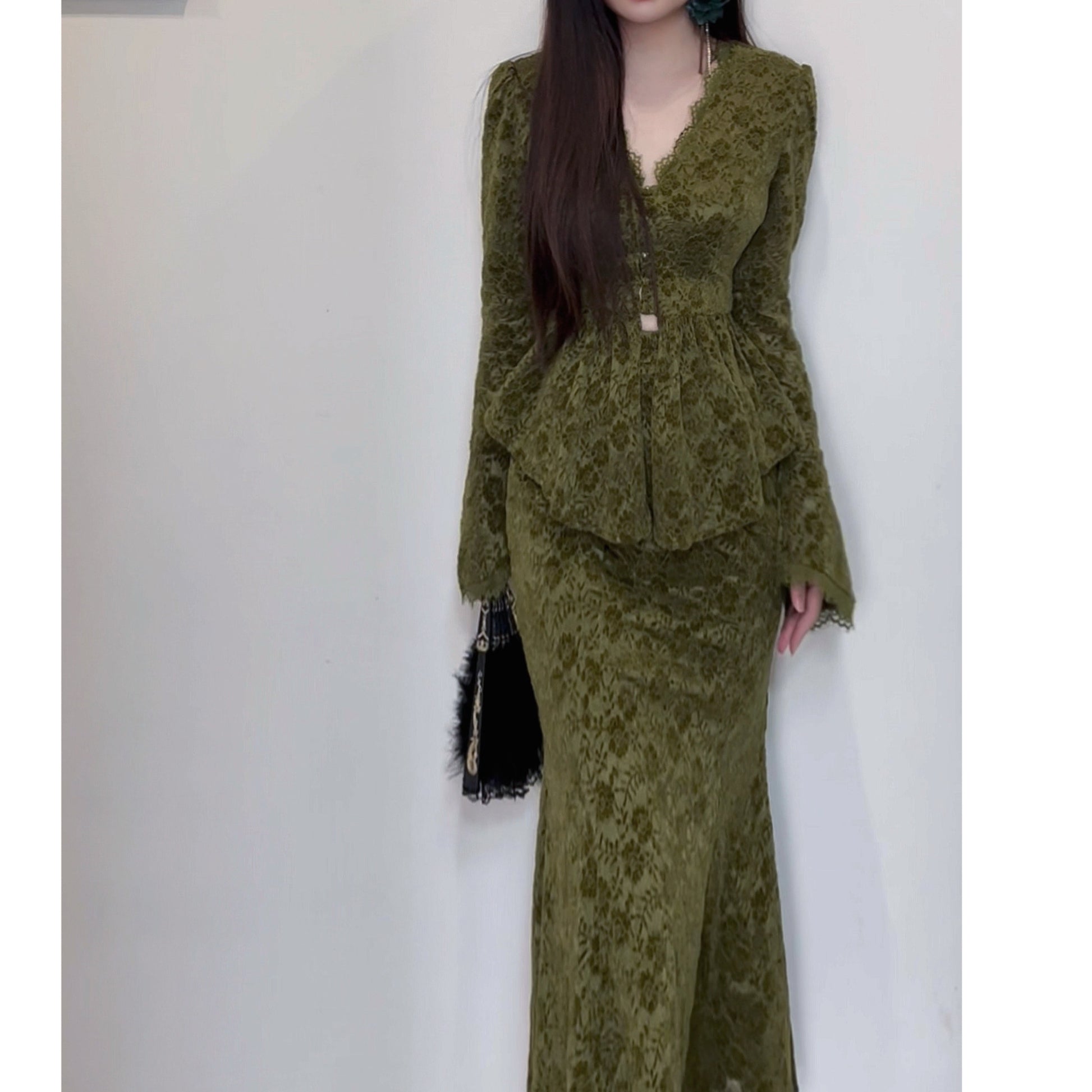 Women's two-piece set: long-sleeved top and high-waisted skirt