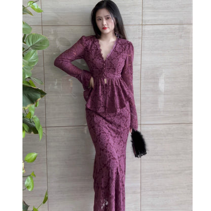 Women's two-piece set: long-sleeved top and high-waisted skirt