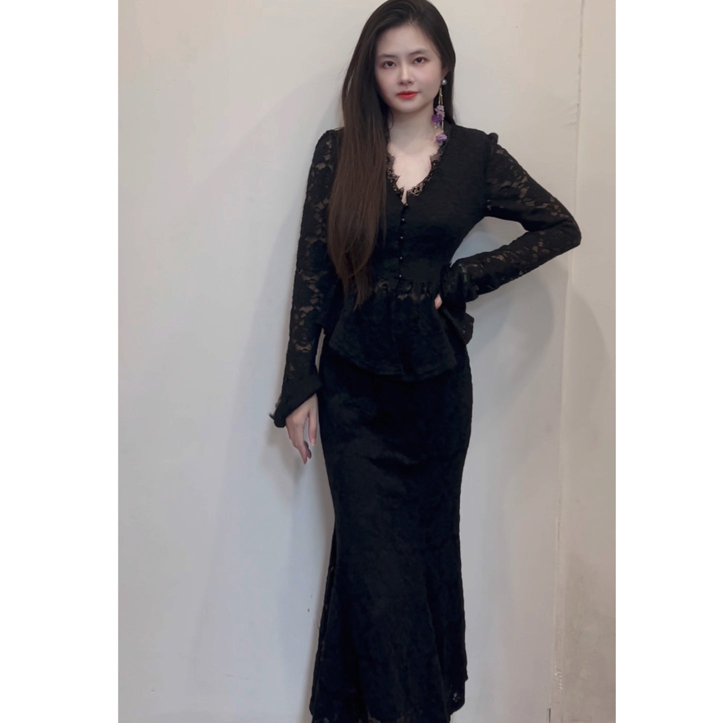 Women's two-piece set: long-sleeved top and high-waisted skirt