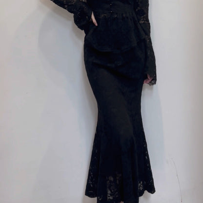 Women's two-piece set: long-sleeved top and high-waisted skirt