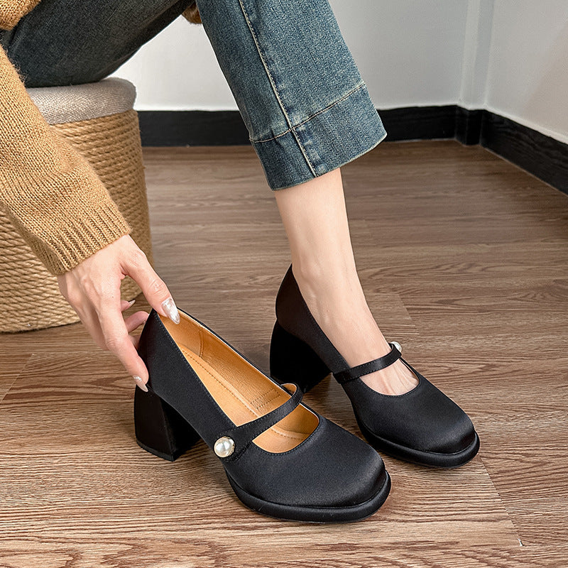 Womens heeled shoes