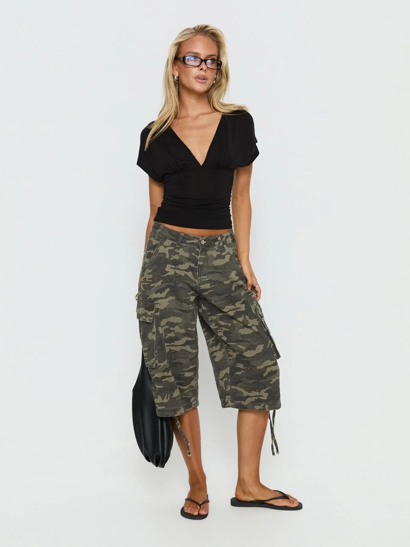 Womens Pleated Wide-Leg Denim Shorts