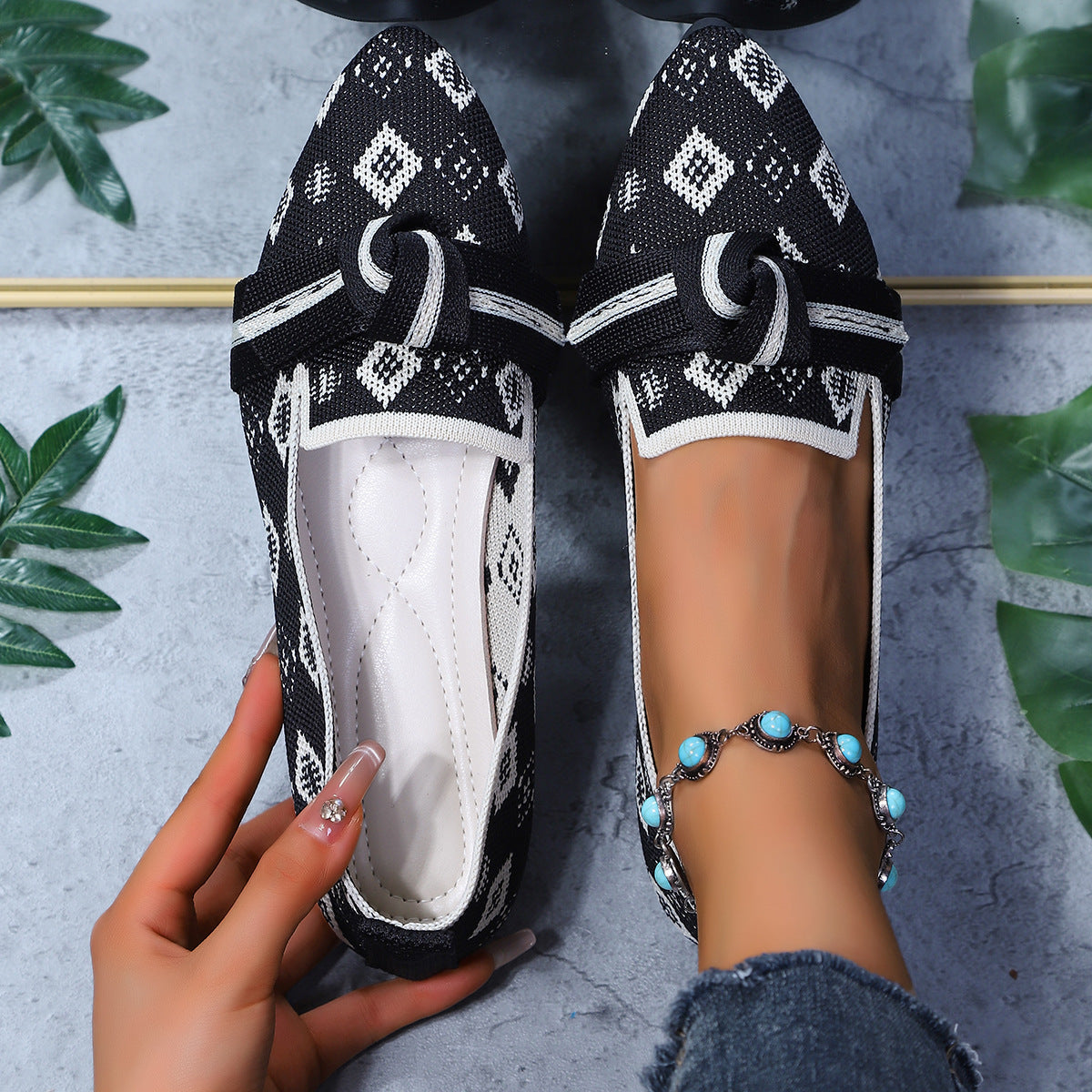 Womens Pointed-Toe Slip-On Flat Shoes