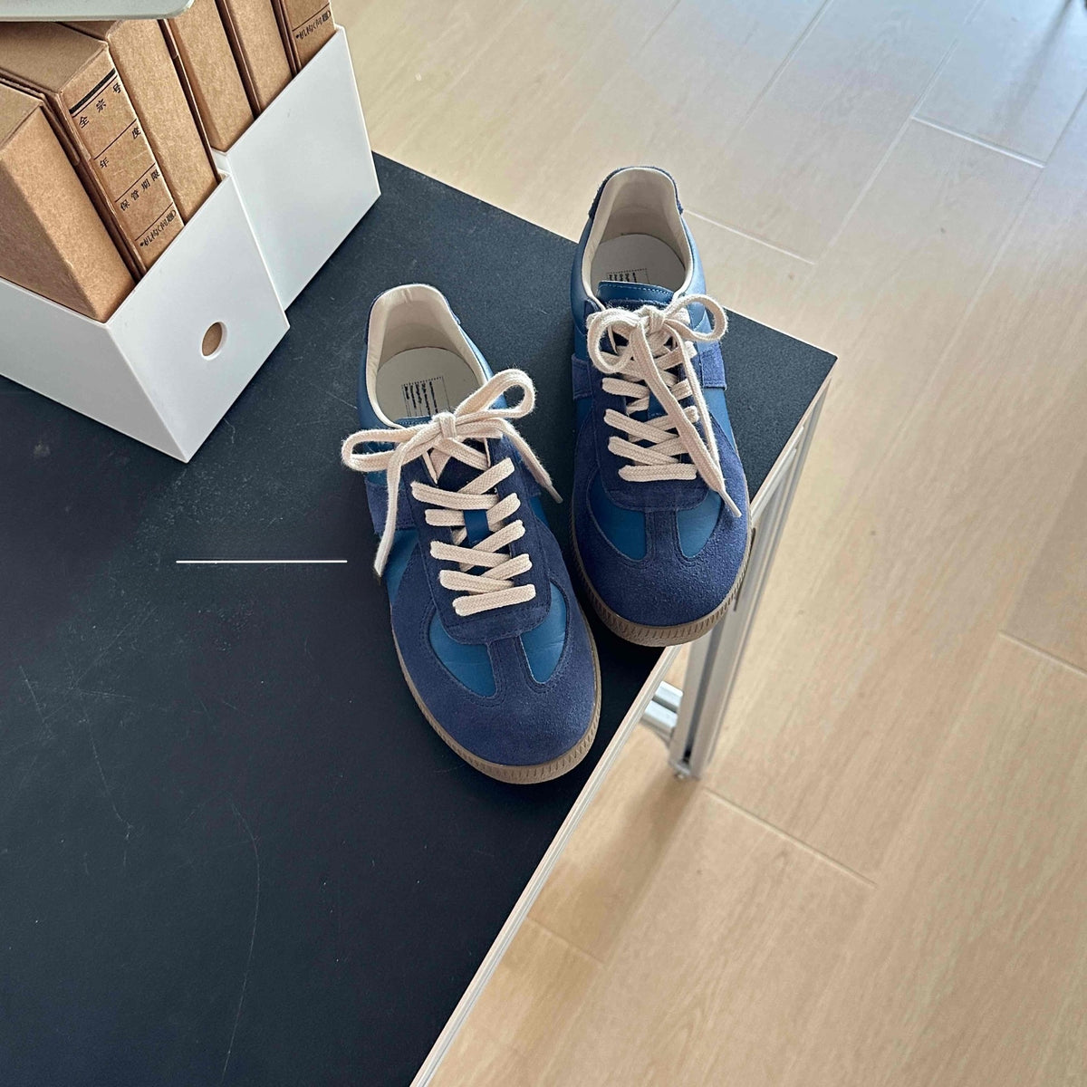 Womens Retro Leather Casual Sneakers