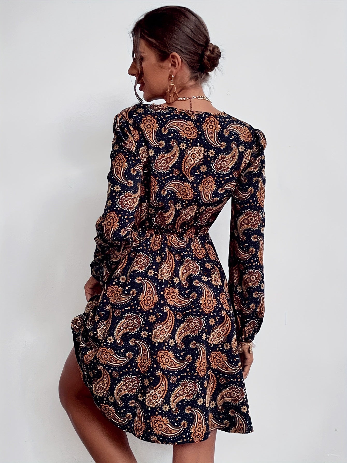 Womens V-Neck Puff Sleeve Paisley Dress