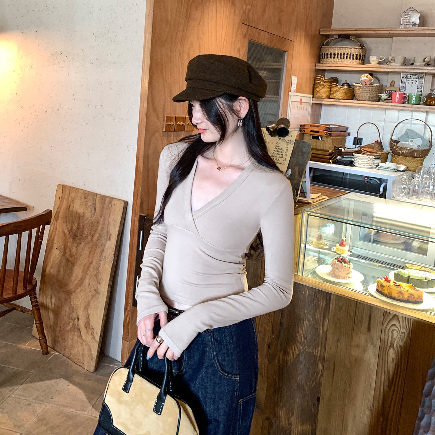 Womens V-Neck Slim Fit Knit Shirt