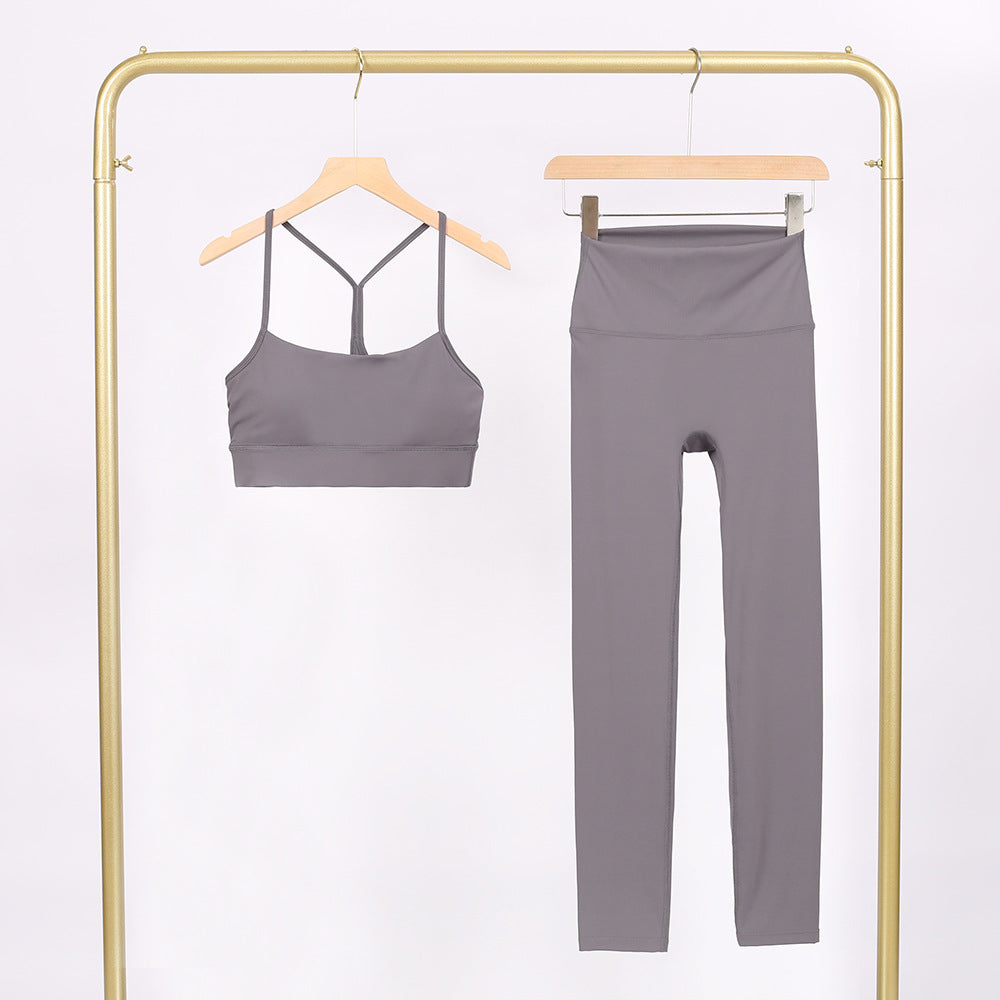 Womens Yoga Fitness Set with Y-Back Top and Cropped Pants
