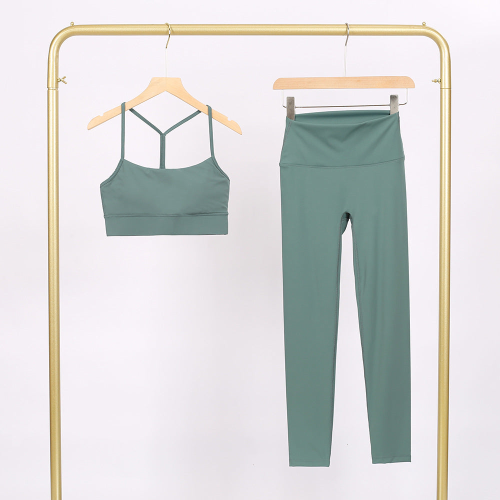 Womens Yoga Fitness Set with Y-Back Top and Cropped Pants