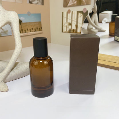 Wood-tone perfume