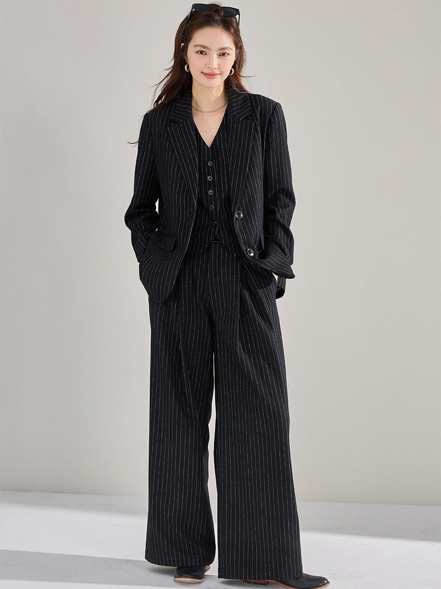 Woolen black suit for spinning