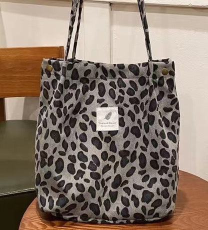 Woolen twill shoulder bag