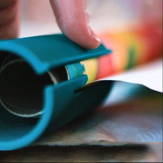 Wrapping paper cutting tool
