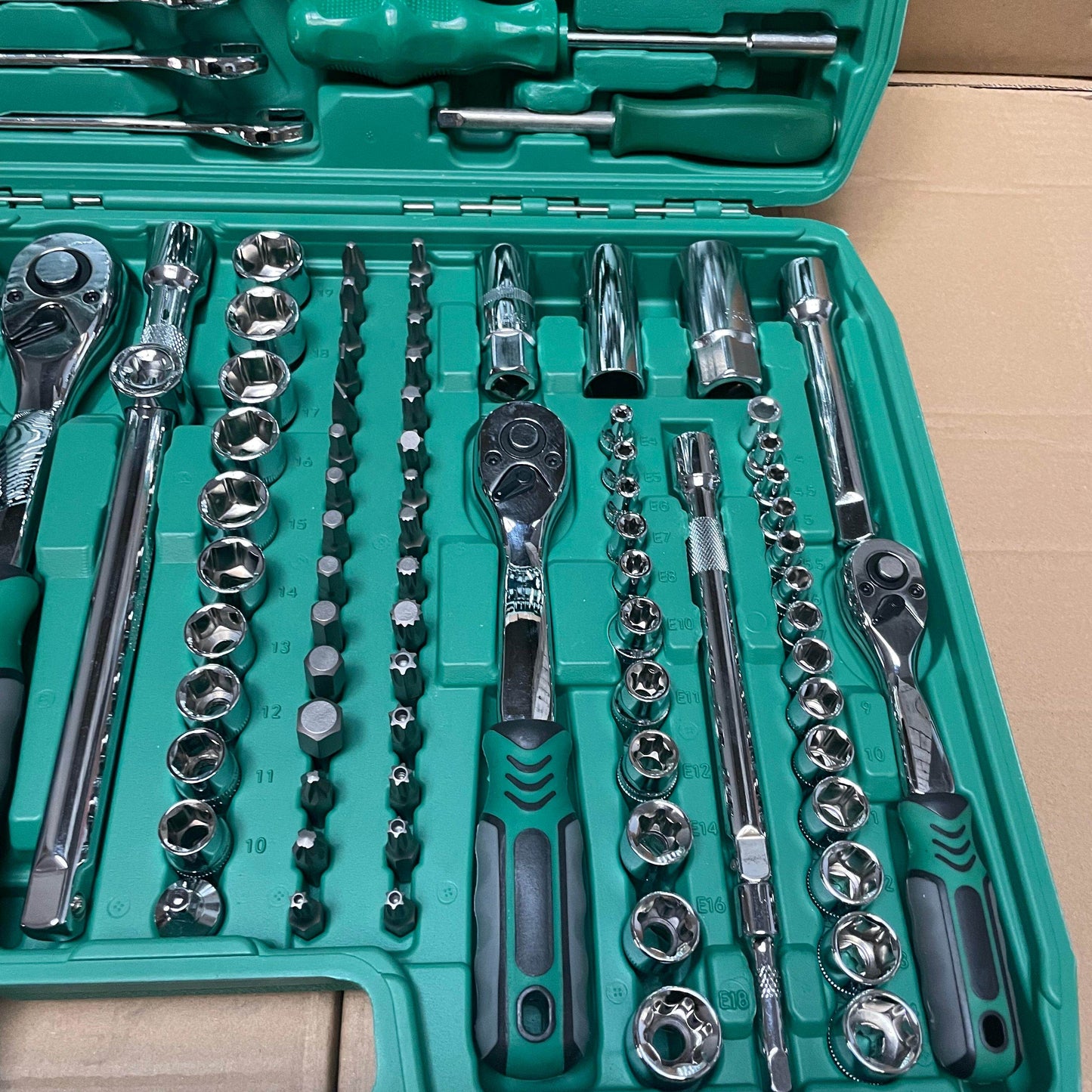 Wrench tool set