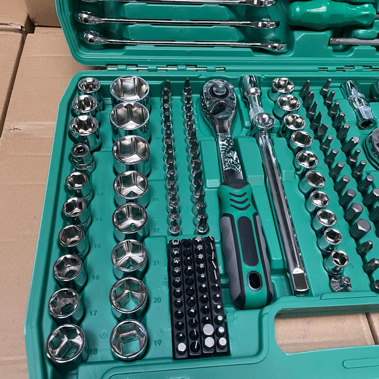 Wrench tool set