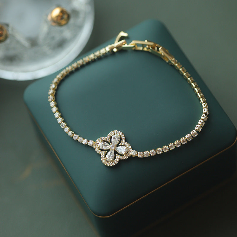 Zircon bracelet
