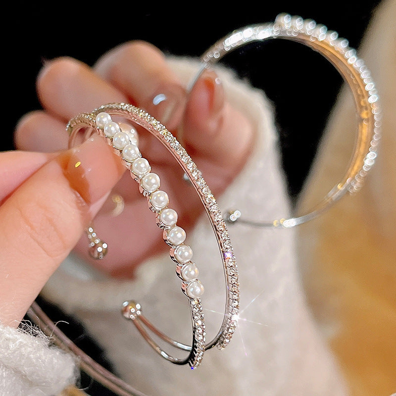 Zircon bracelet