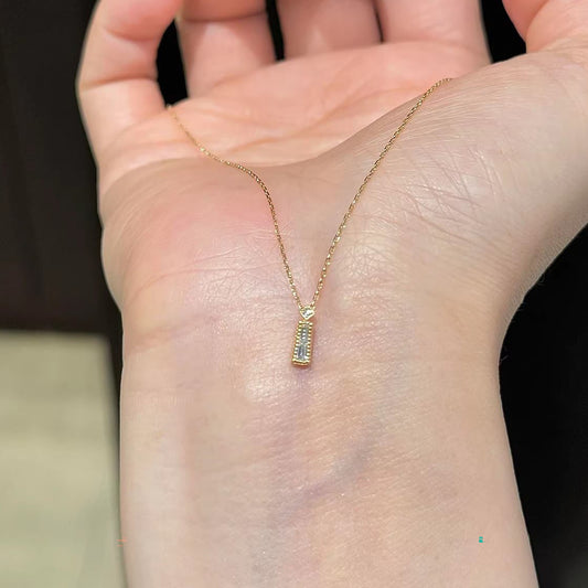 Zircon clavicle chain