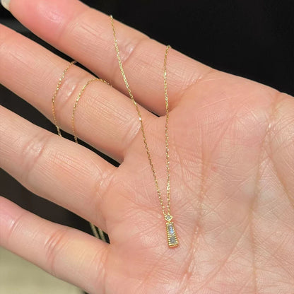 Zircon clavicle chain