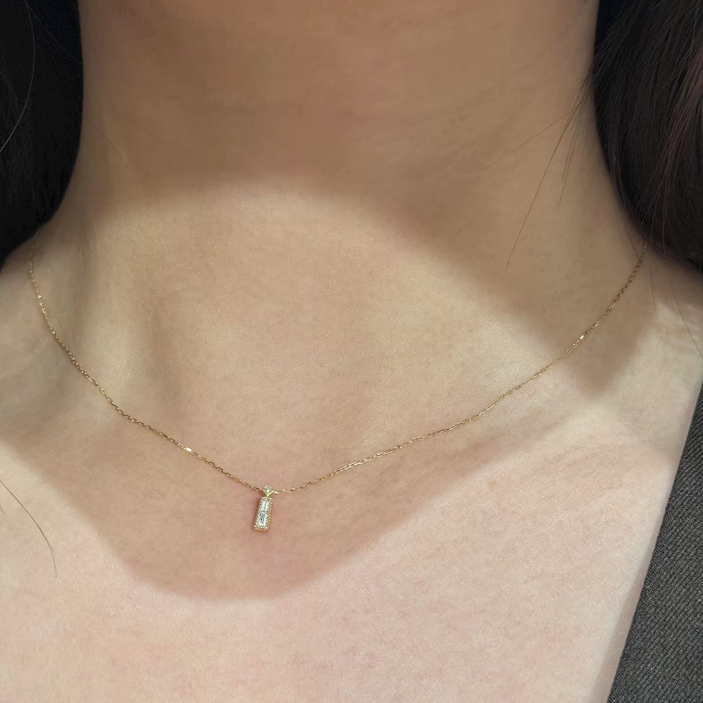 Zircon clavicle chain