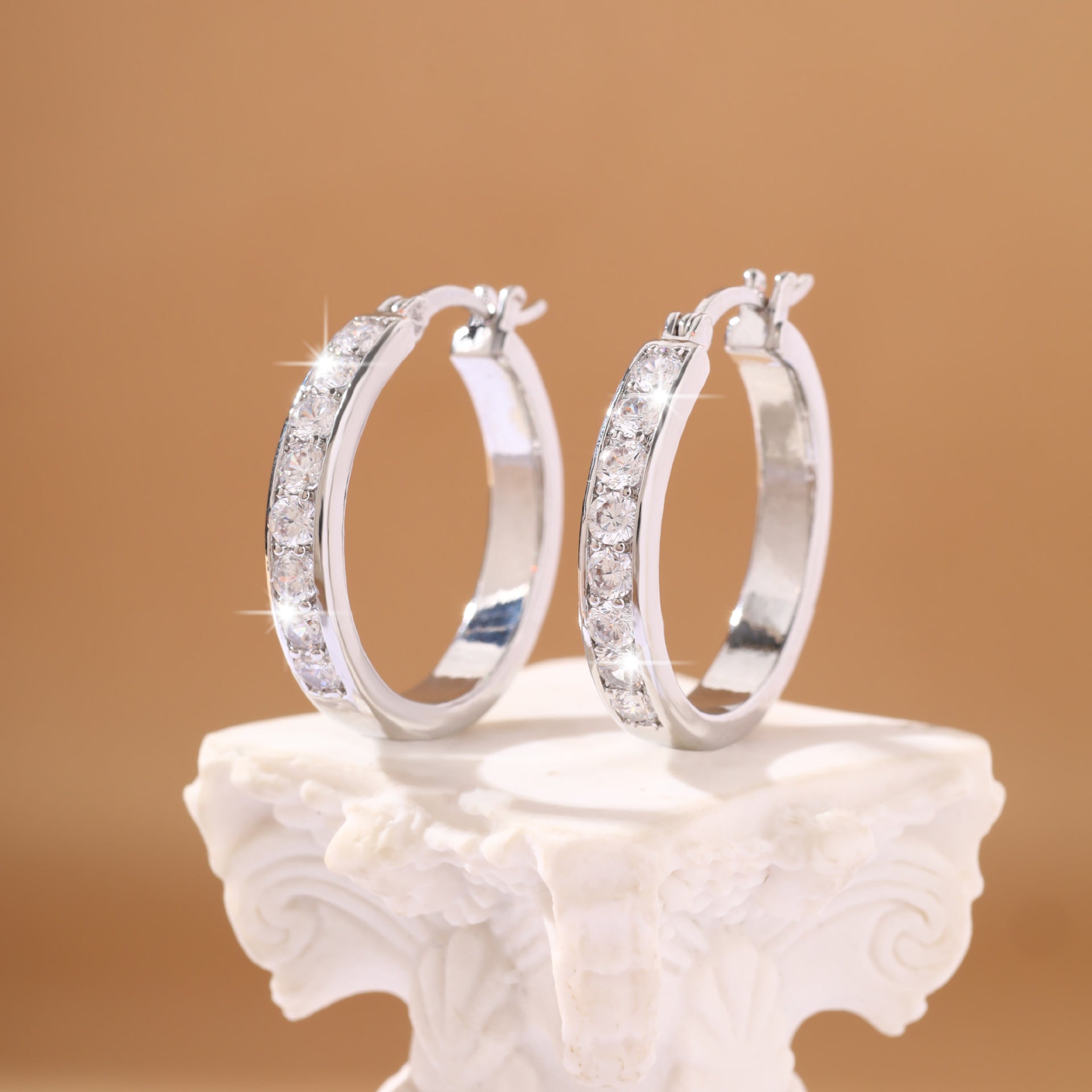 Zircon minimalist earrings