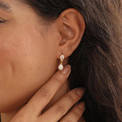 Zircon pearl pendant earrings