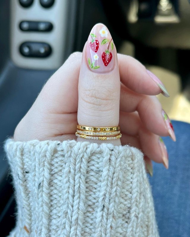 Zircon ring