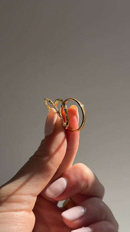 Zircon ring