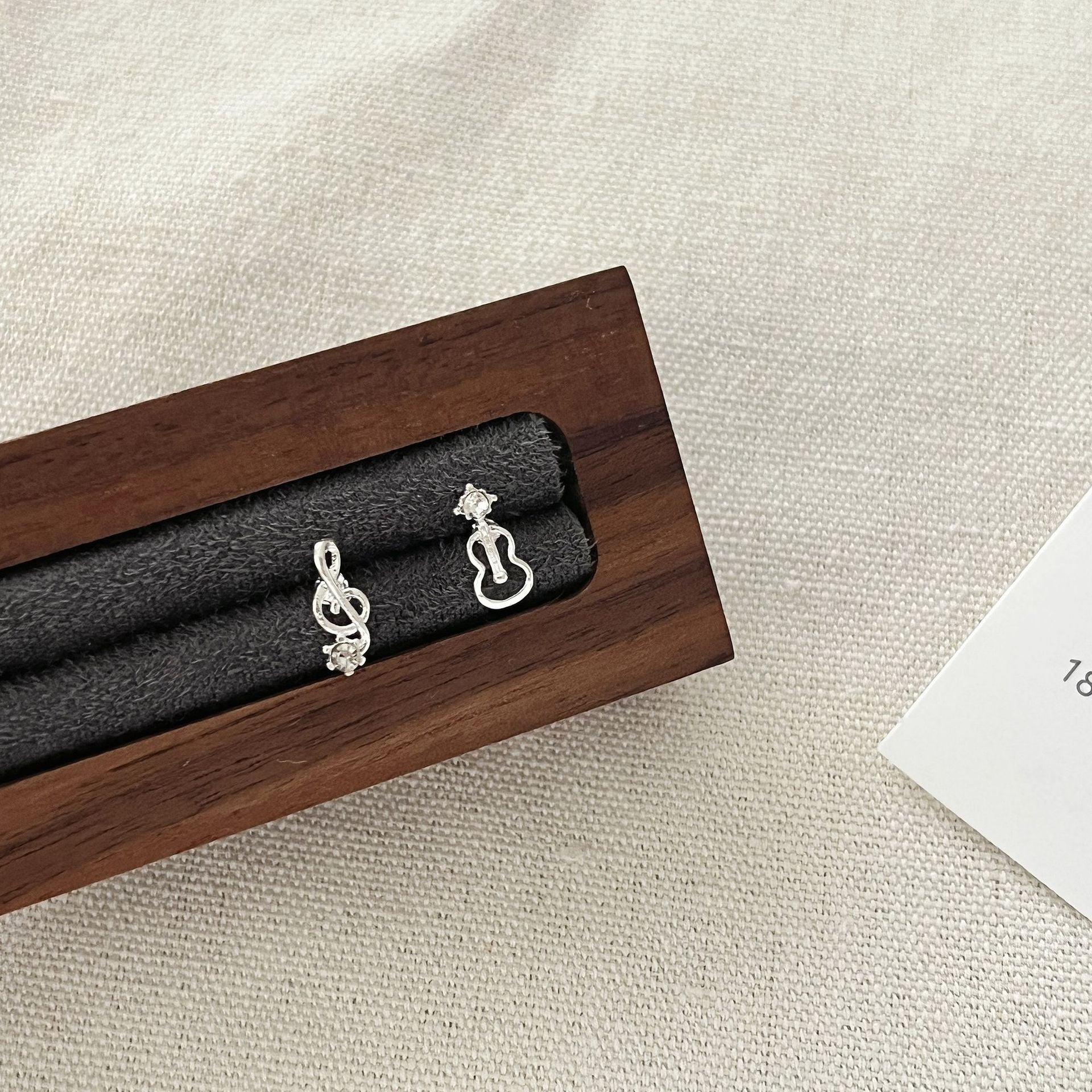 Zirconite ear rings